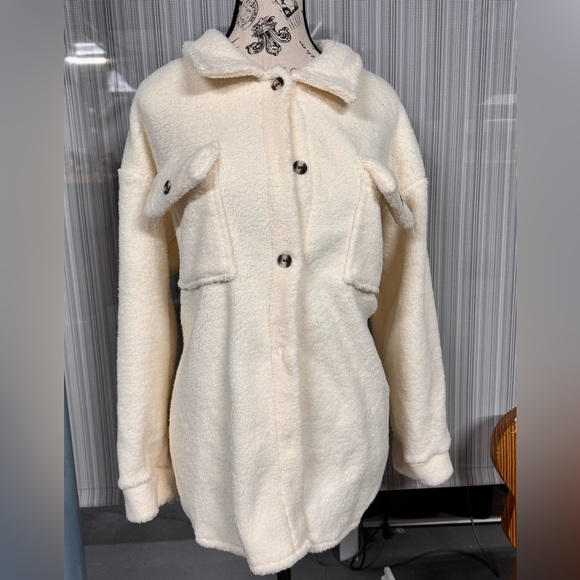 Elegant Teddy Coat for Women - Chic Solid Color, Button-Up with Flap Pockets, - Picture 7 of 11